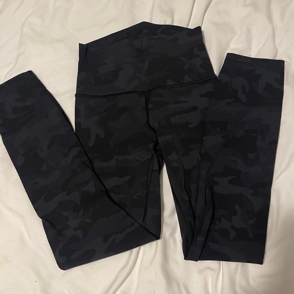 Lululemon Black Wunder Under Camouflage Leggings Size 2 Luxtreme